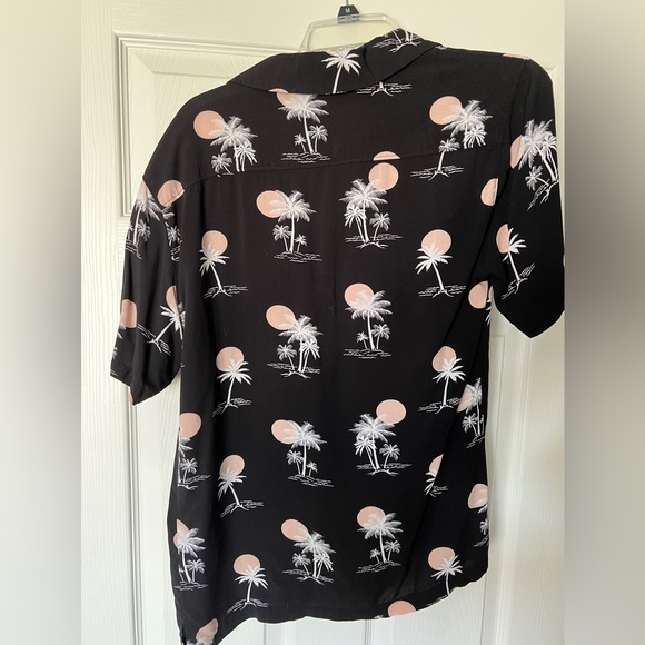 soft casual button down shirt. - Picture 2 of 3